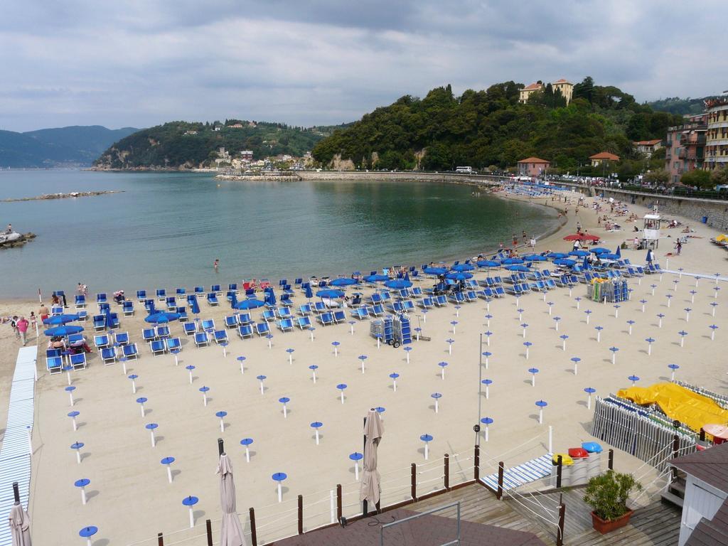 Affittacamere La Baia Di Lerici Exterior photo